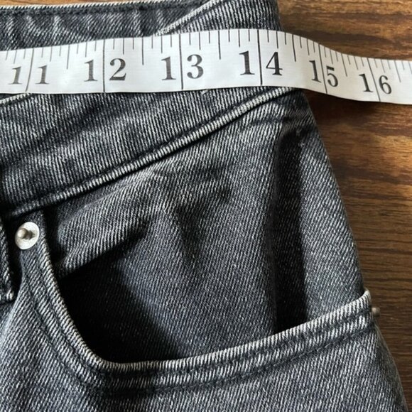 Abercrombie & Fitch Curve Love High Rise Mom Jean size 27 Short black - Picture 9 of 13
